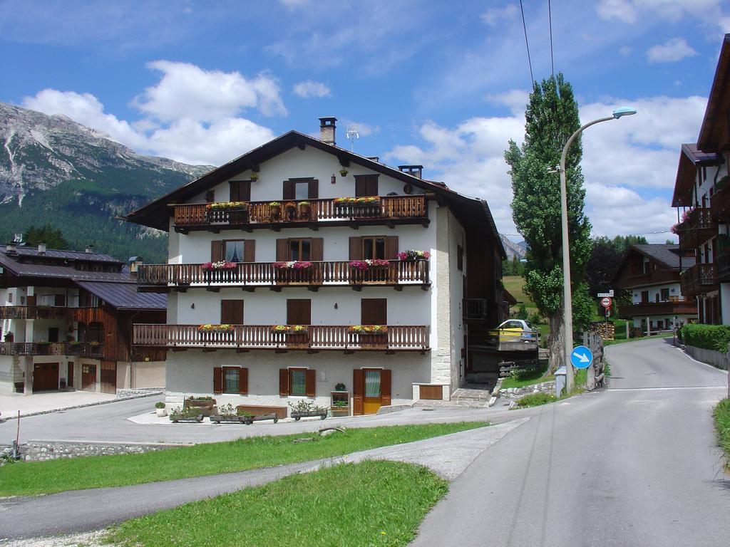 Daniela Apartment Cortina d'Ampezzo Exterior photo